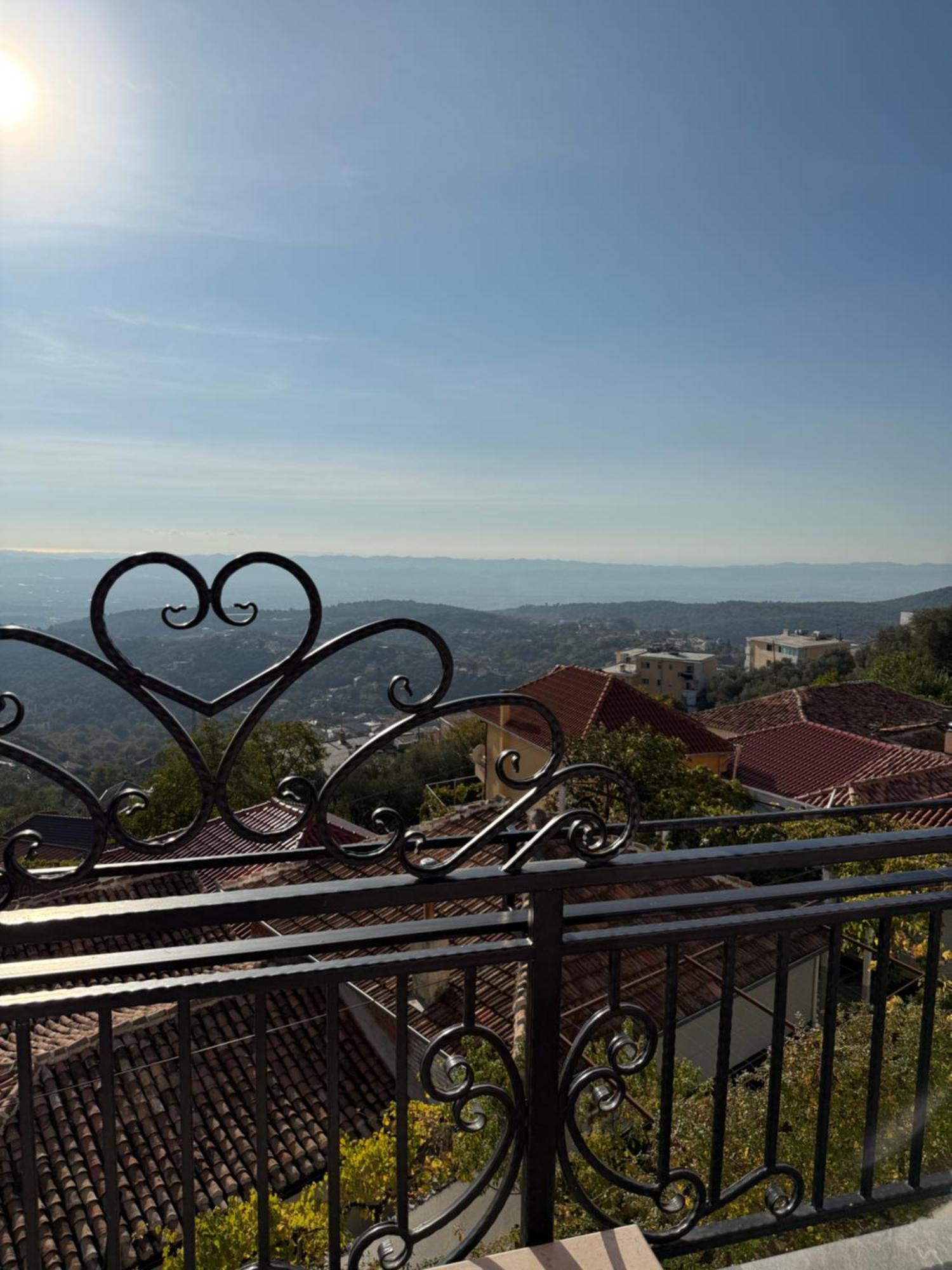 --Hotel Deal-- Rooms With Castle View Kruje Exterior photo