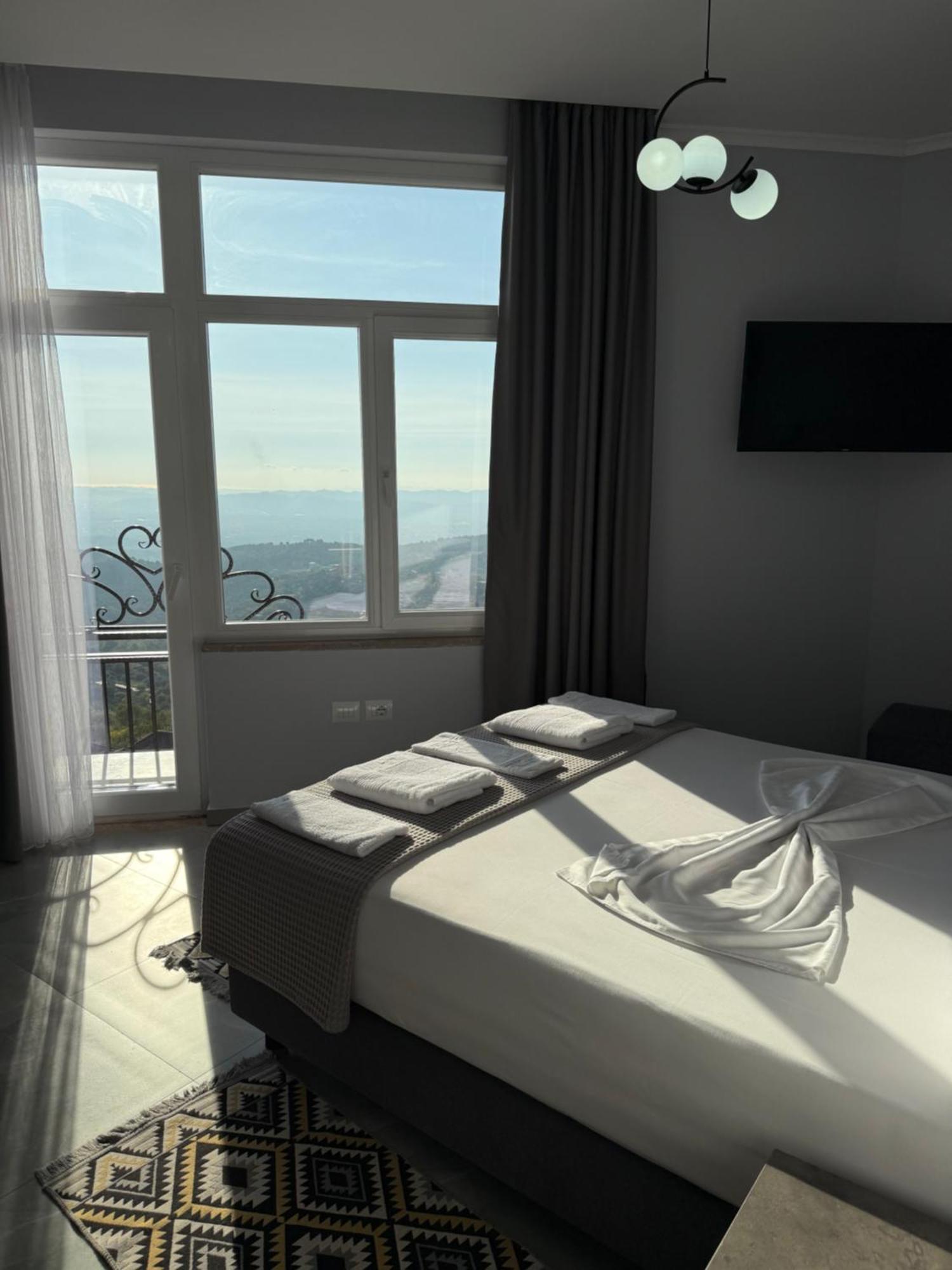 --Hotel Deal-- Rooms With Castle View Kruje Exterior photo